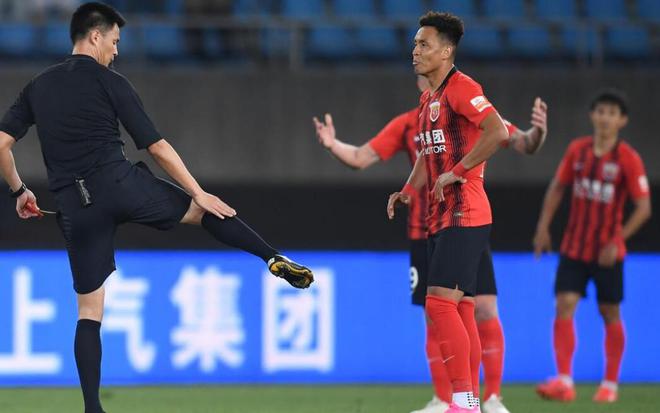上海上港球员外租消息引起热议